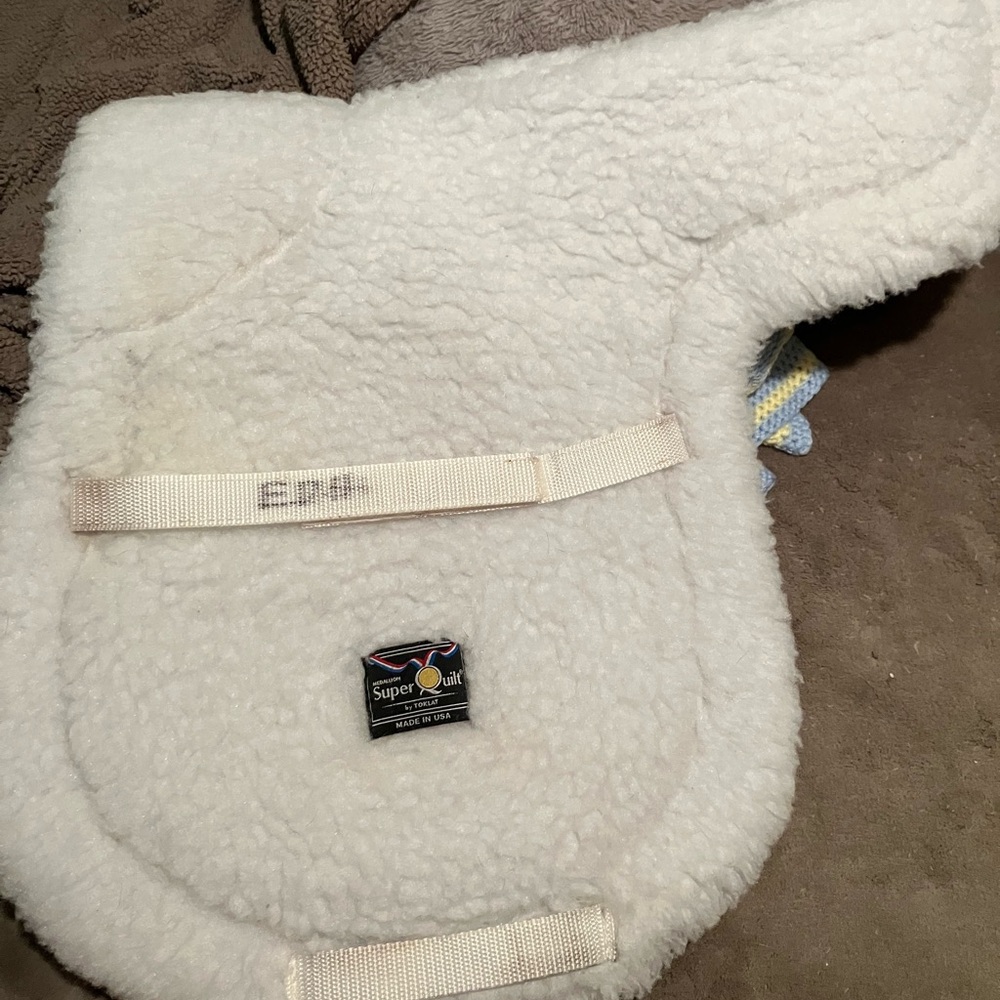 🐴 Toklat Medallion High Profile Saddle Pad - Picture 2 of 9